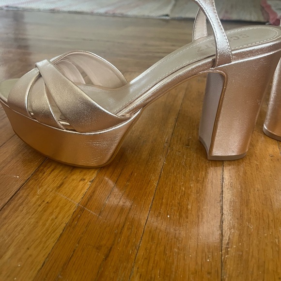 Never worn Keefa platform mint condition. - Picture 3 of 7